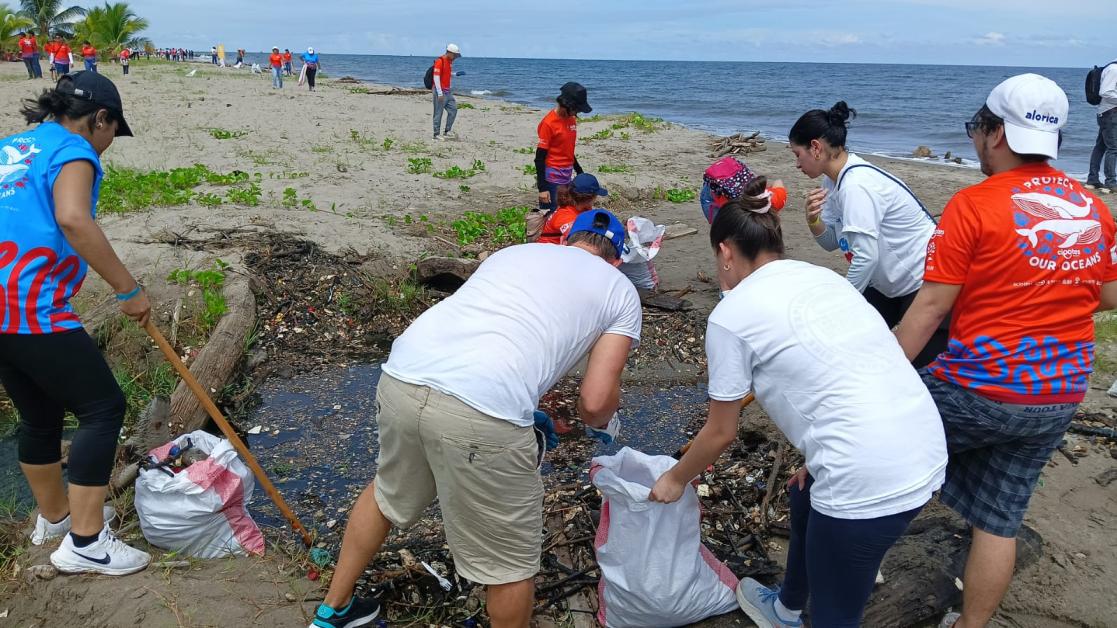 beach clean up 2024 honduras omoa