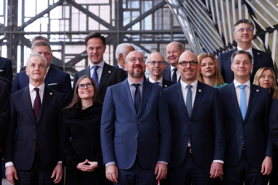 EU rådets president med EØS ledere