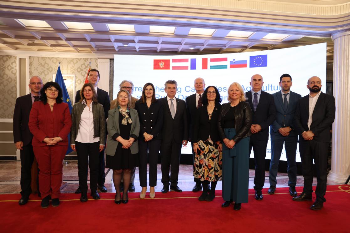 Group photo of all participants o the event organised in Villa Gorica