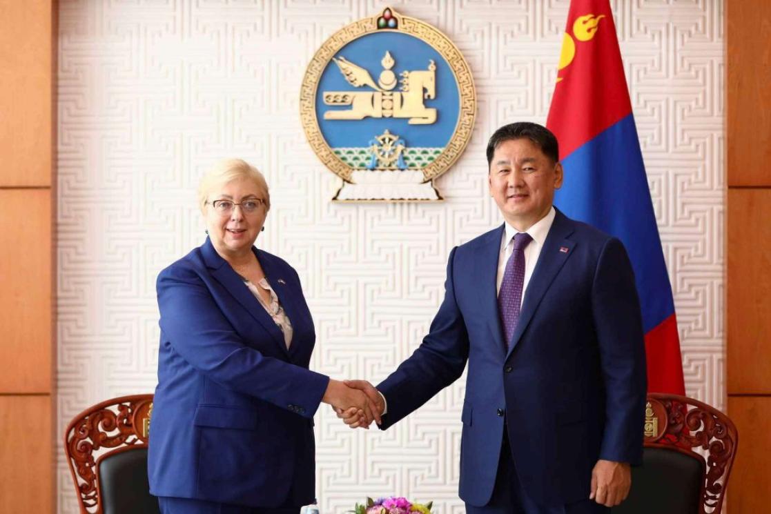 EU Ambassador Ina Marciulionyte and President of Mongolia Ukhnaa Khurelsukh