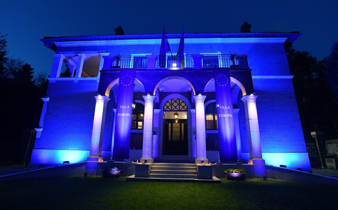 villa night