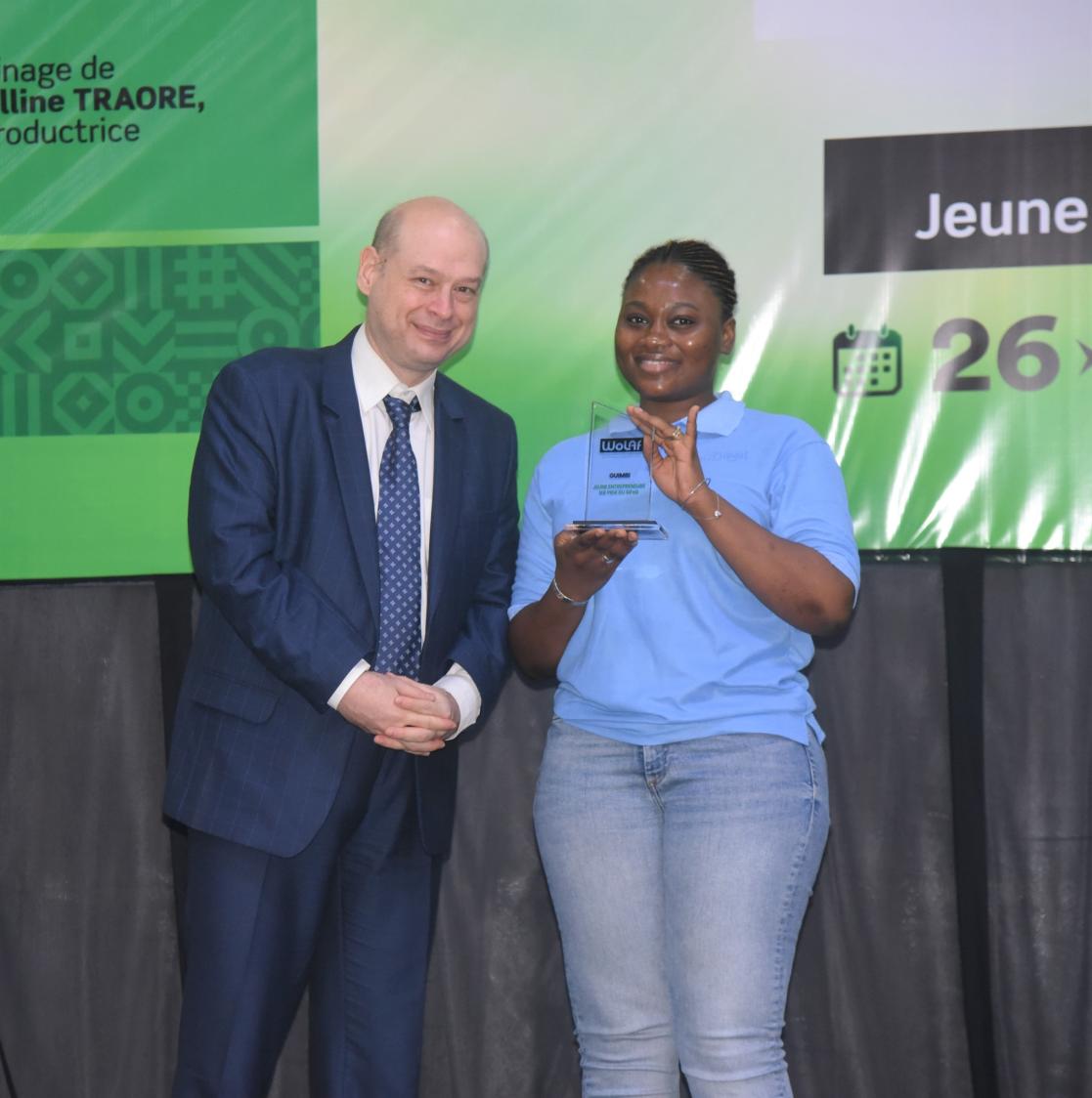 Daniel Aristi Gaztelumendi reçoit le Guimbi d’honneur « He for She-promotion du leadership féminin