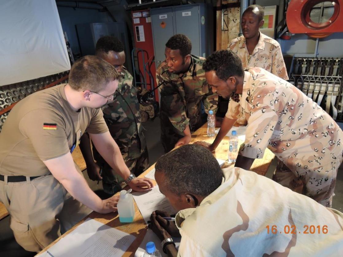 From February 14th to 20th EUCAP Nestor, supported by EU Naval Force, Operation Atalanta, conducted an “Operation Room staff training course” as part of an ongoing Mentoring, Teaching and Training (MTT) programme, aimed at enhancing Somaliland Coast Guard operational capacity.  This stage of the Mission led MTT took place in the coastal city of Berbera where an Interim Operation Room is being built and equipped to serve as the future Maritime Operation Centre for the Somaliland Coast Guard (SLCG).