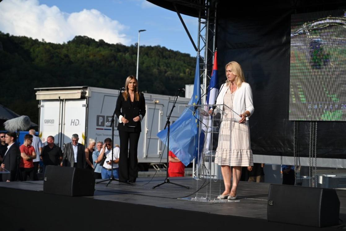 Opening of motorway section in Republika Srpska highlights benefits of EU infrastructure financing
