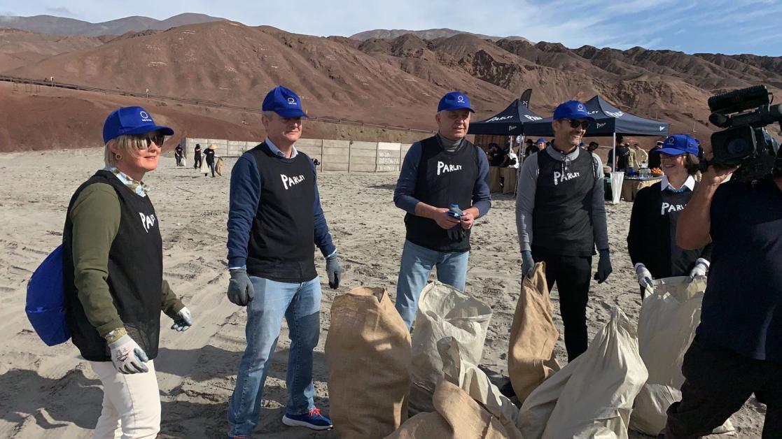 EU Delegation to Chile and Member States lead beach clean-up at La Rinconada Beach in Antofagasta