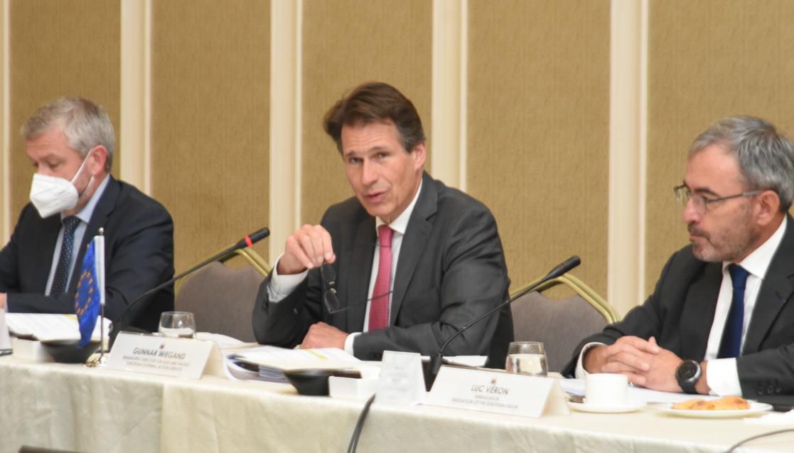 G. Wiegand, Managing Director, Ambassador L. Veron 