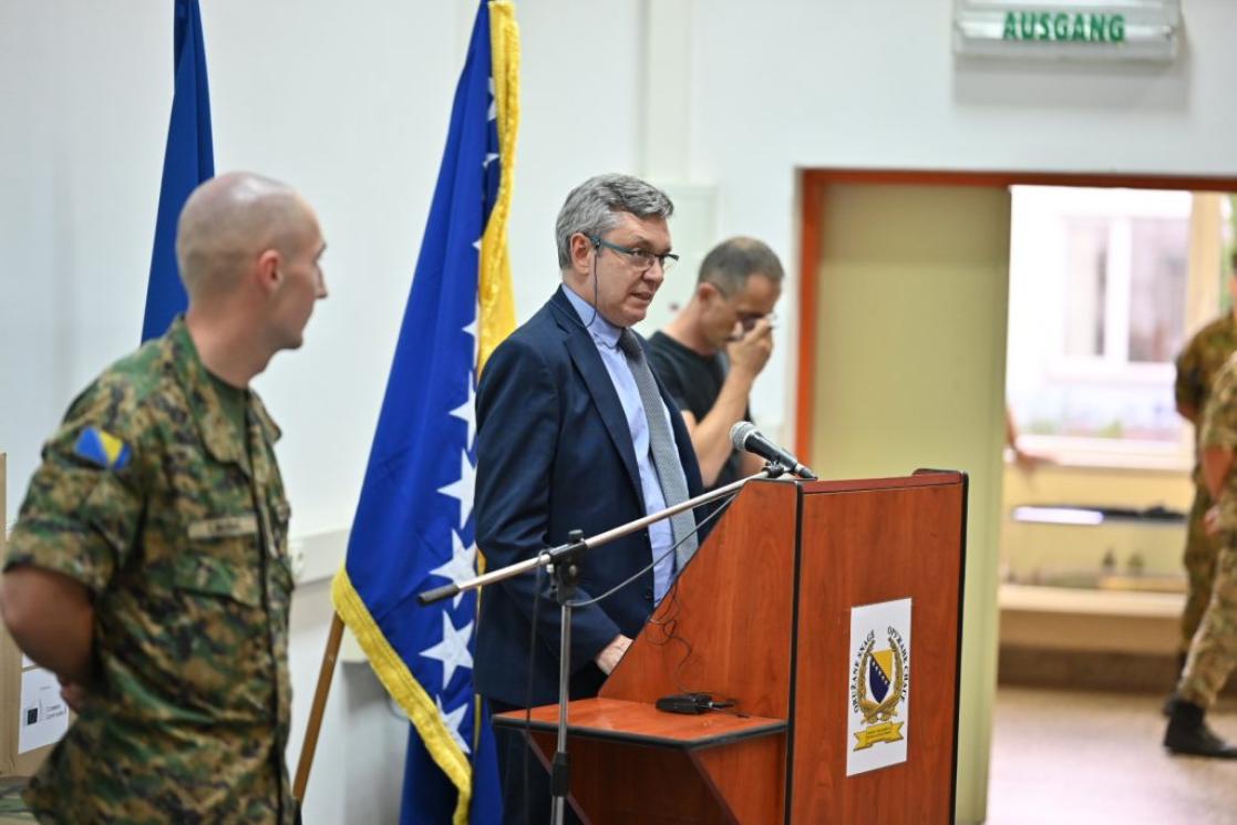 Visit to BiH of EU Ambassadors and EU Military officials concludes with donation of 150 metal detectors to Armed Forces of BiH
