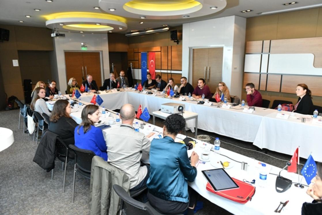picture of a meeting between the EU and Turkey