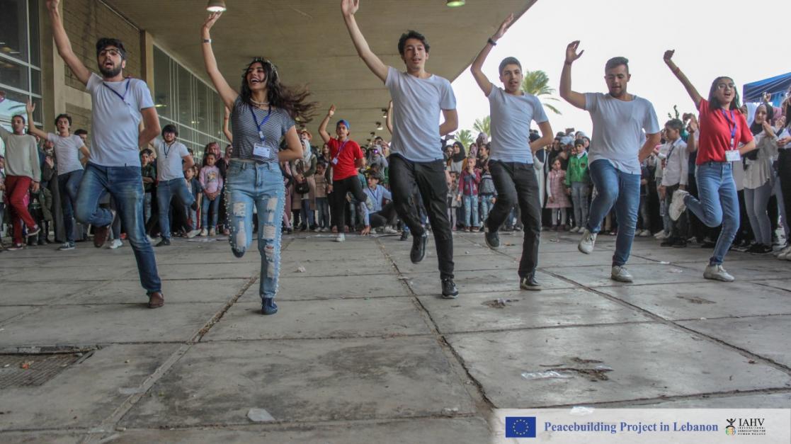young people dancing 