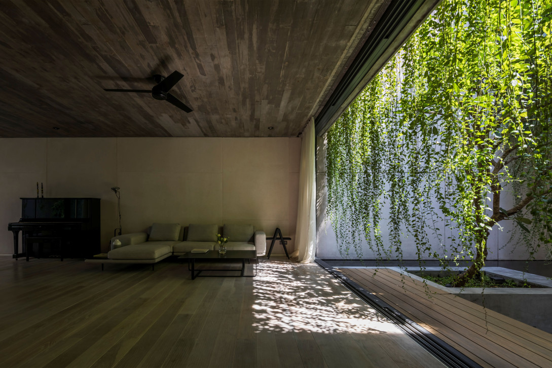 15_by Oki Hiroyuki.jpg