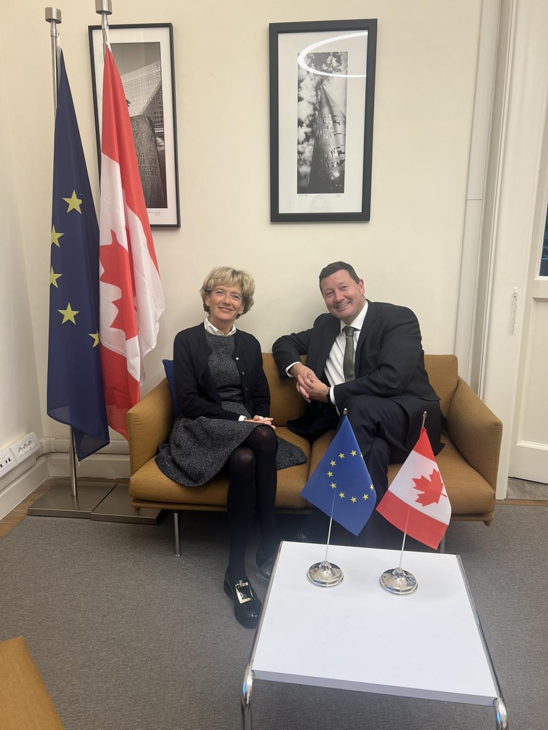 Canada & MS