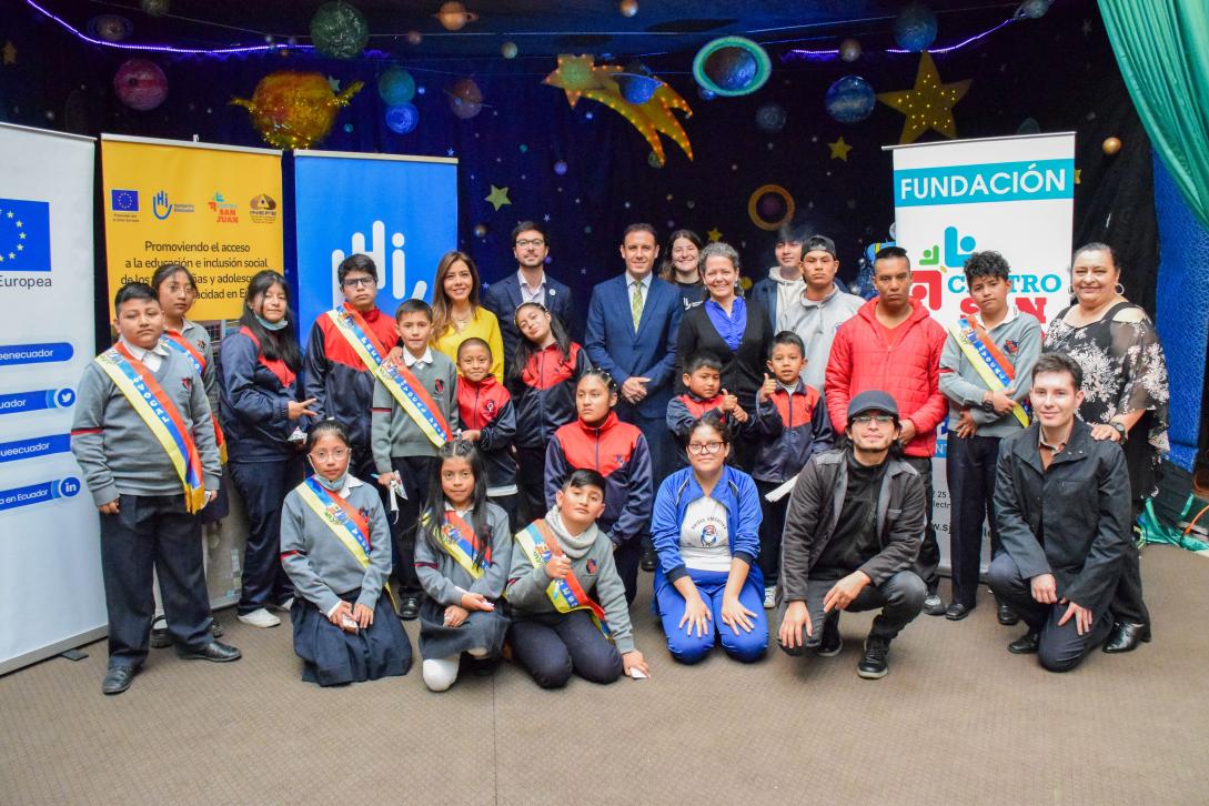 Promoviendo el acceso a la educación y la inclusión social de las niñas, niños y adolescentes con y 