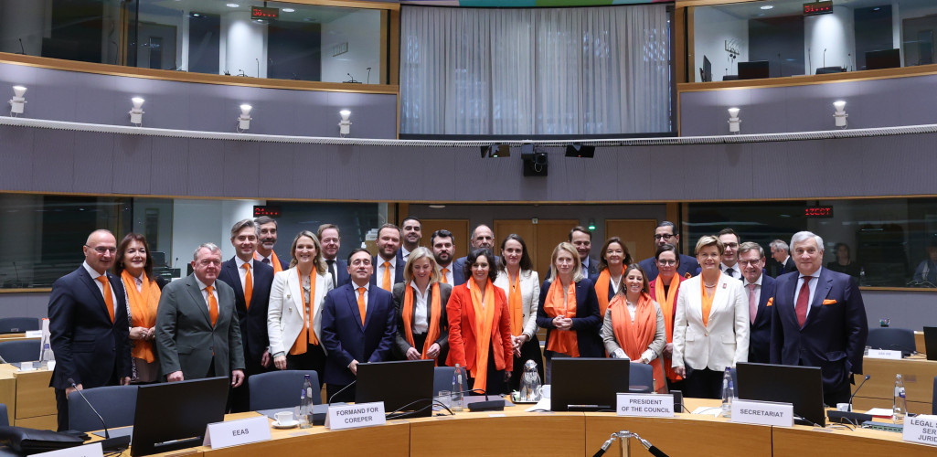 Family Photo-OrangeTheWorld