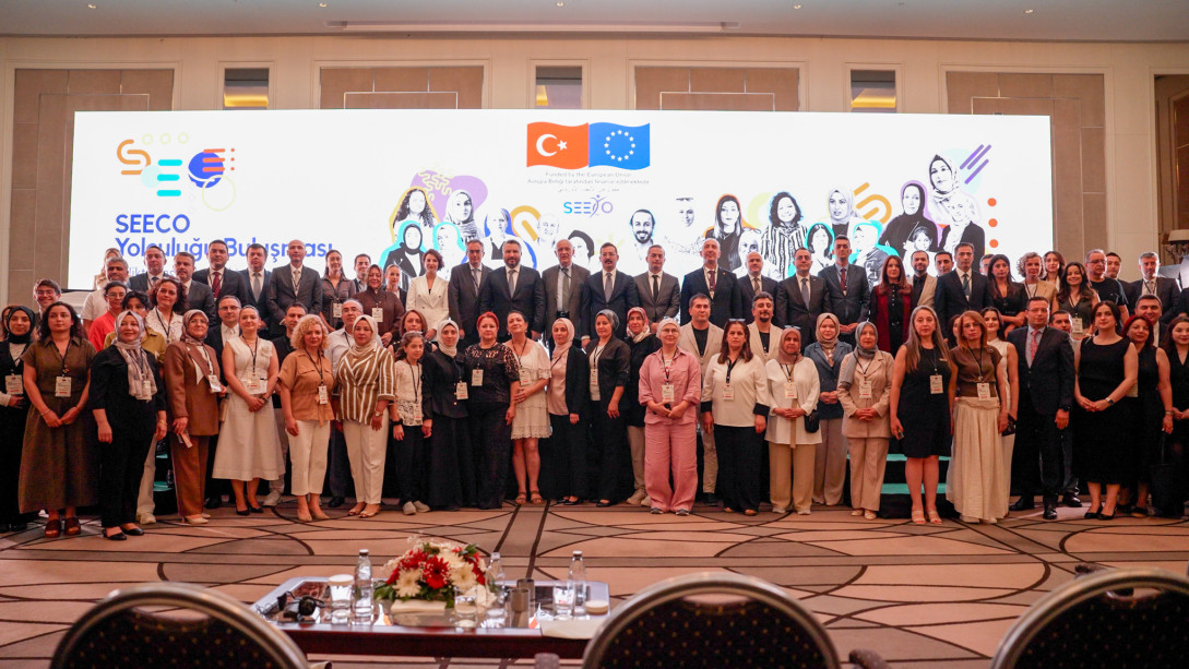 Foto 1- Aile Fotoğrafı