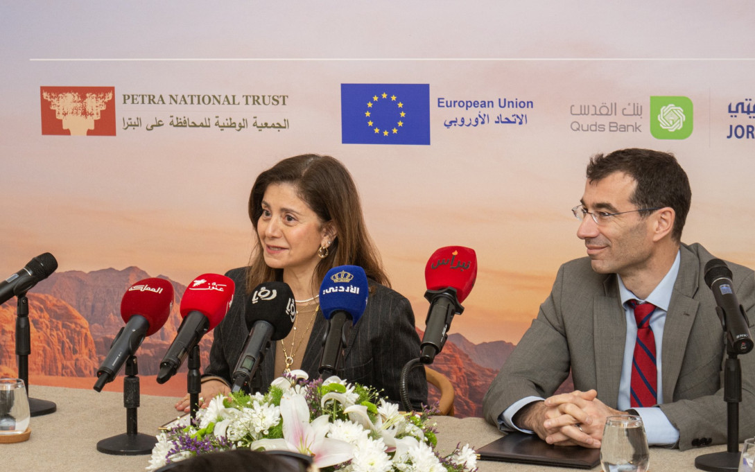 سمو الأميرة دانا فراس وسعادة السفير بيير-كريستوف