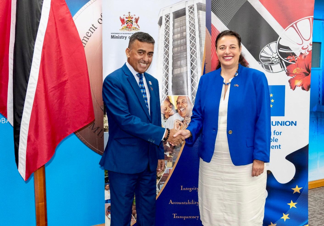 Ambassador Tassin meets with Minister Tancoo