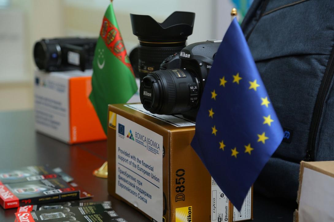 BOMCA10 handed over photo and video cameras to the Main Investigation Department of the General Prosecutor’s Office of Turkmenistan