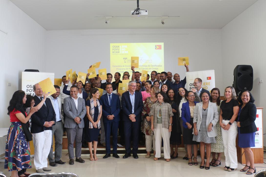Certificates hand over to Timor-Leste Chamber of Accounts’ 28 Auditors 