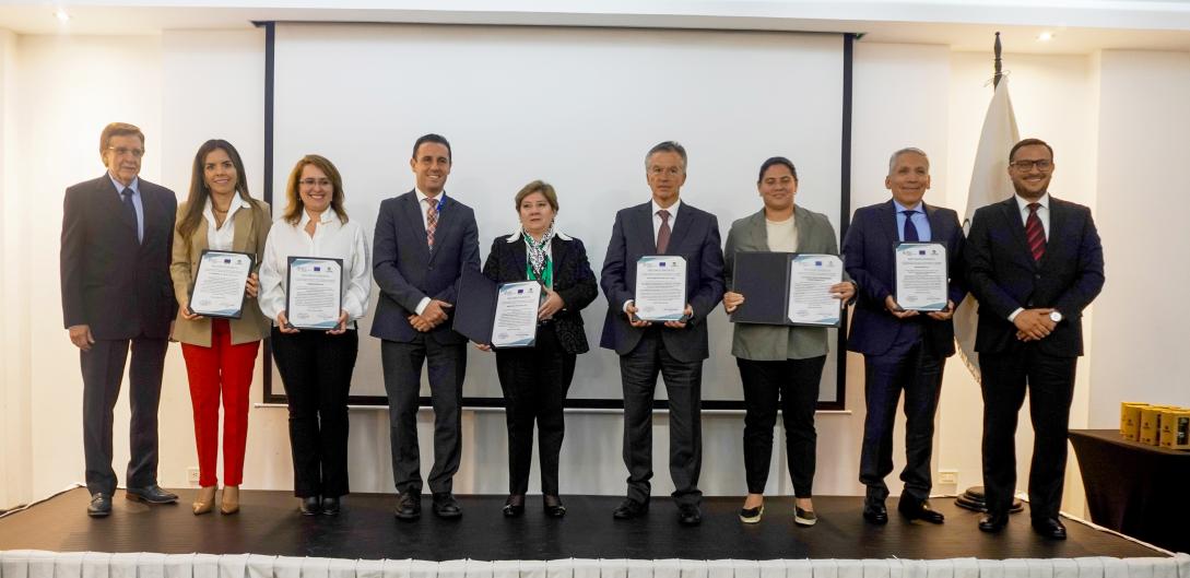 Unión Europea y CORPEI entregan reconocimiento a empresas