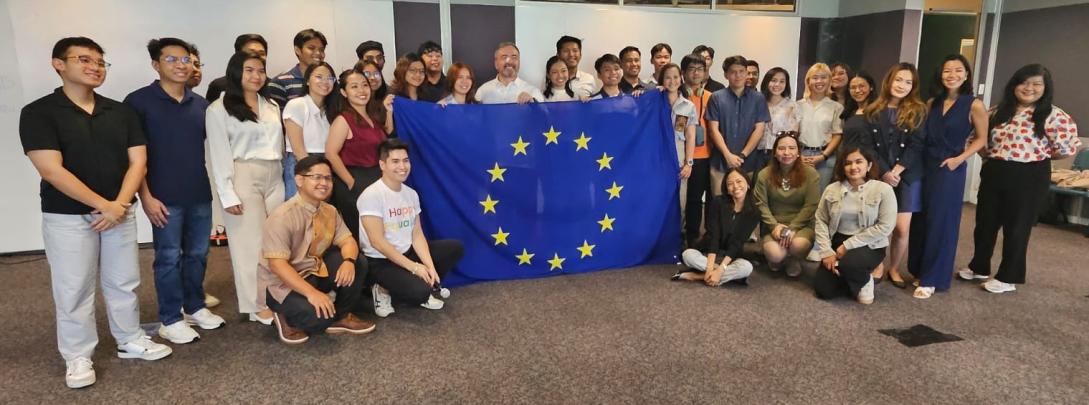 EU Ambassador Veron sends off 63 Philippine Erasmus 