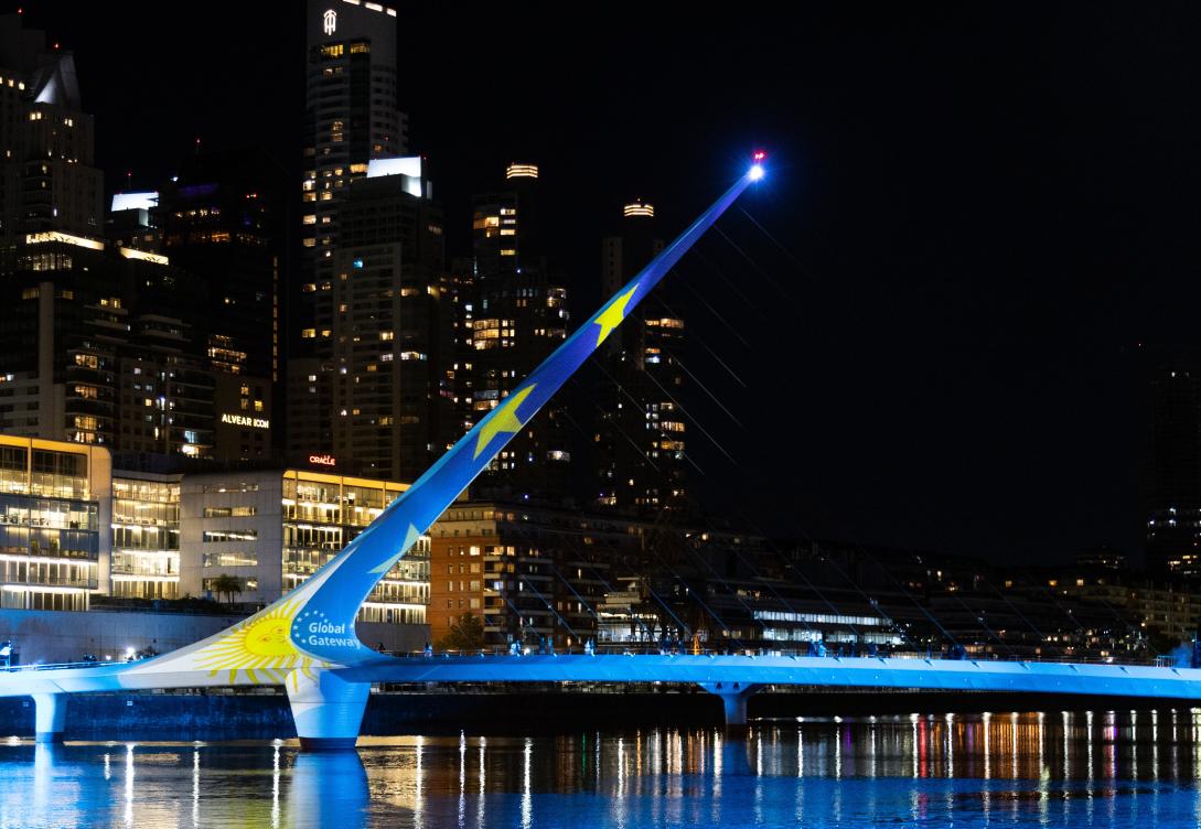 Puente de la Mujer ARG