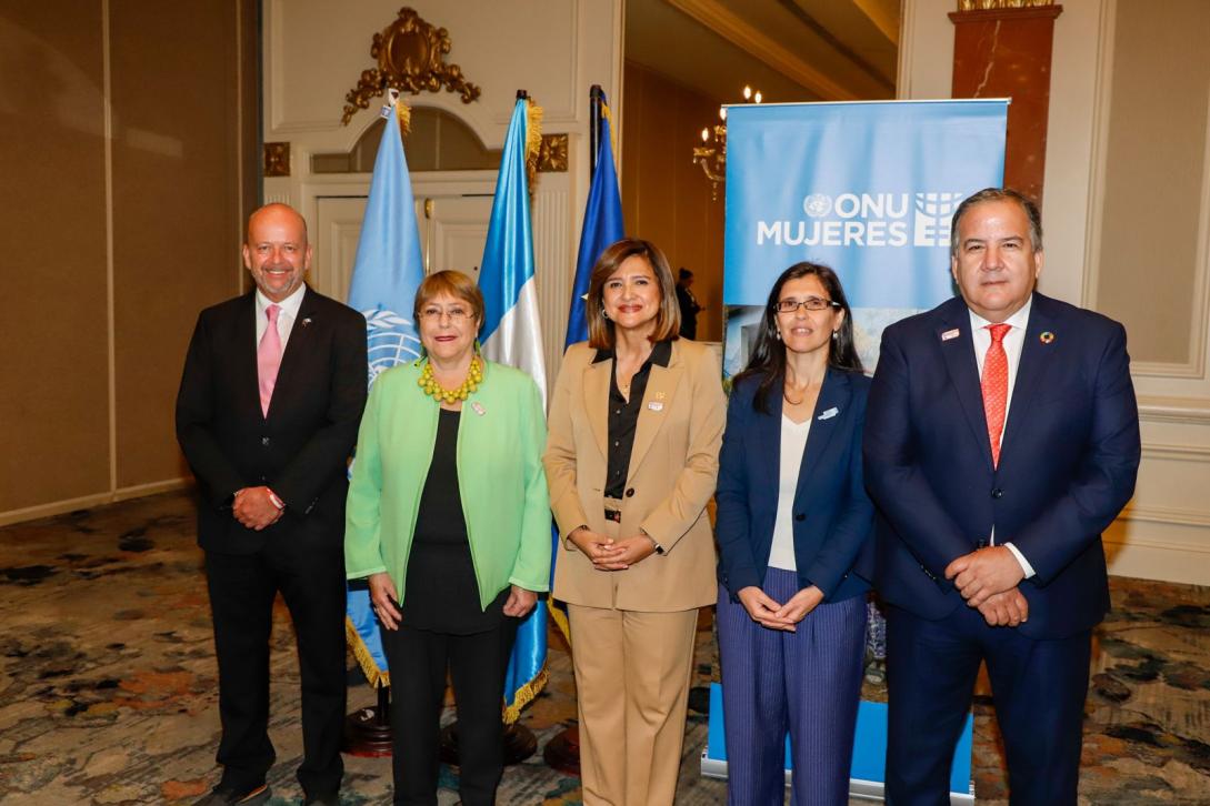 Embajador Thomas Peyker, Ex Presidenta de Chile, Michelle Bachelet, Vicepresidenta de Guatemala, Karin Herrera, Representante ONU Mujeres en Guatemala, Gloria Carrera, Coordinador Residente Naciones Unidas, Miguel Barreto