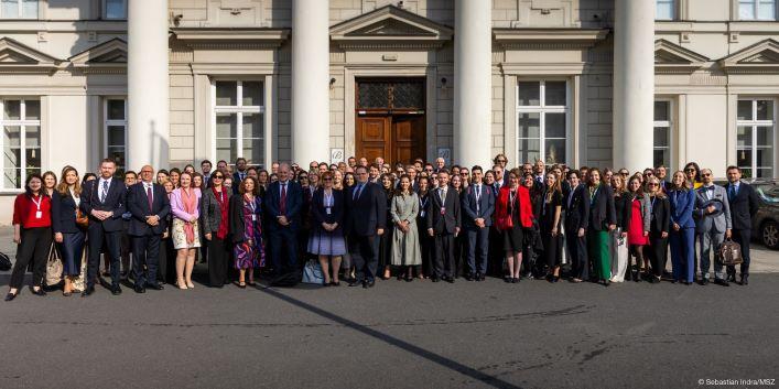 Group photo_outside Bellotto