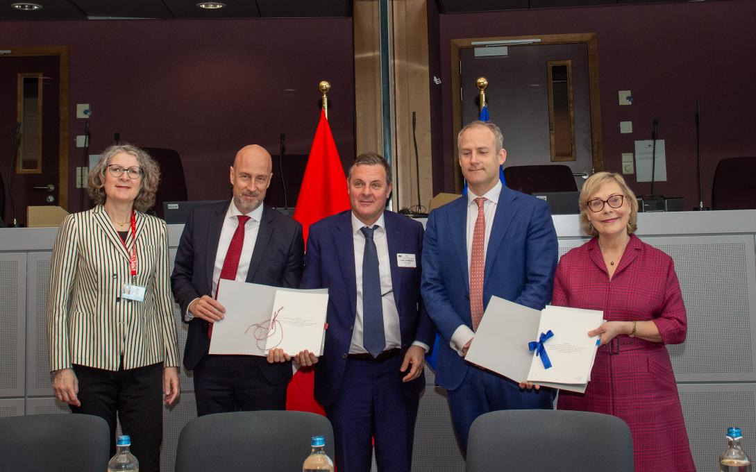Initialing-Research-Agreement-EU-SCHWEIZ