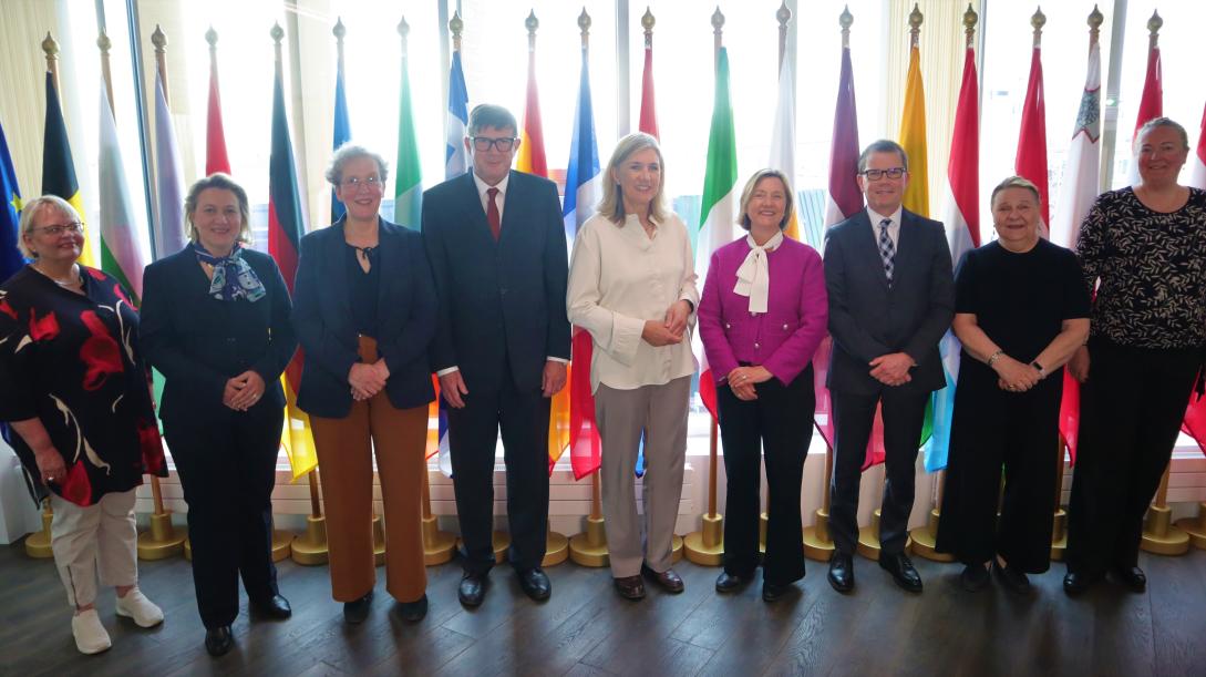GRoup photo of EU Ambassadors and Minister of Industries