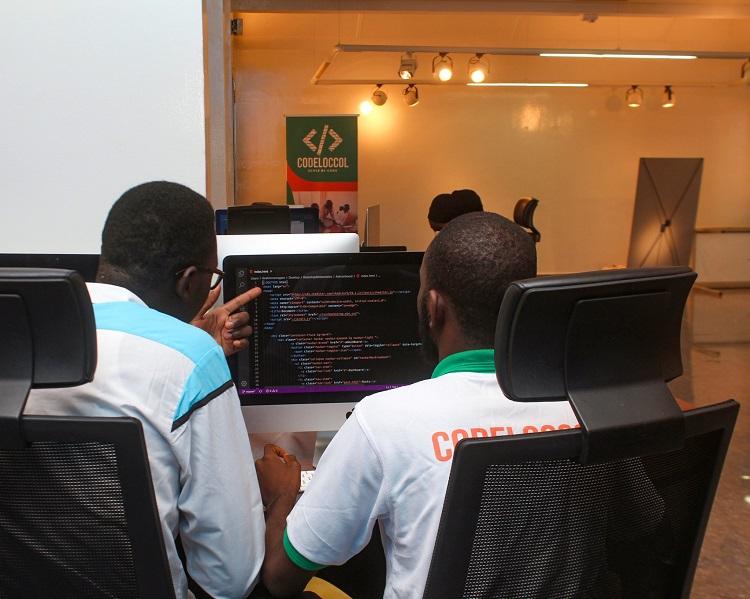 Etudiants à l'école de codage Codeloccol