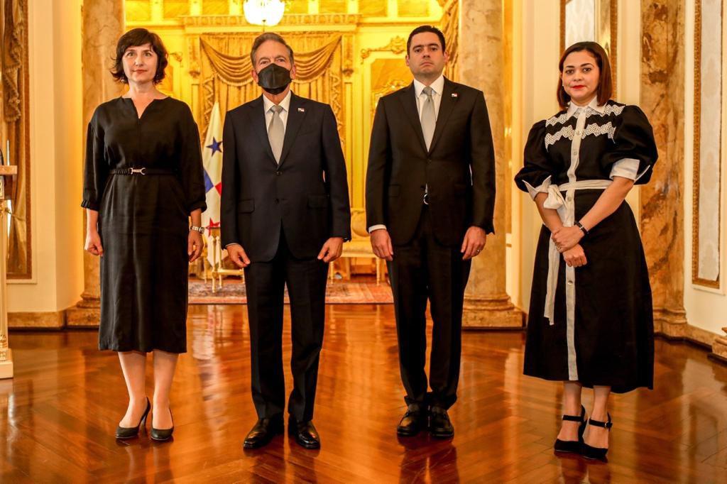 Presentacion de cartas credenciales de Embajadora Matusz