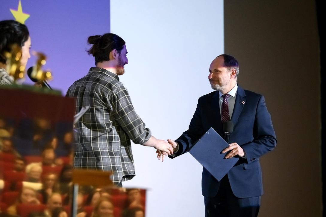 Ambassador Herczynski with award