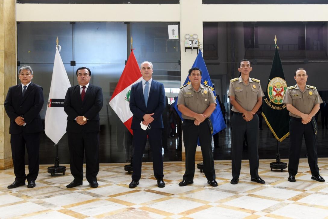 mbajador de la Unión Europea, Gaspar Frontini, entregó moderno sistema informático a Policia Nacional de Perú