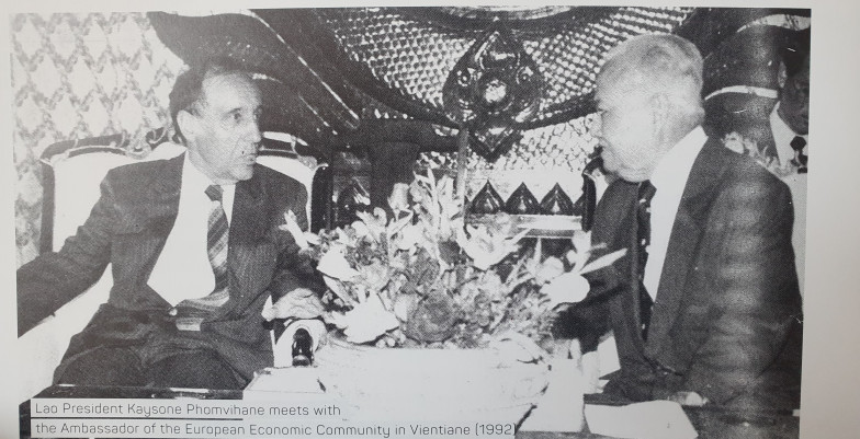 1992 - Lao President meets with the Ambassador of the ECC