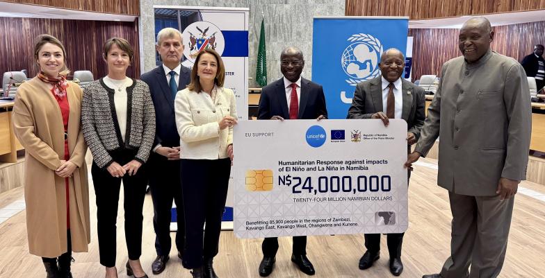 Standing together in solidarity - The EU and UNICEF officially hand over humanitarian assistance to 