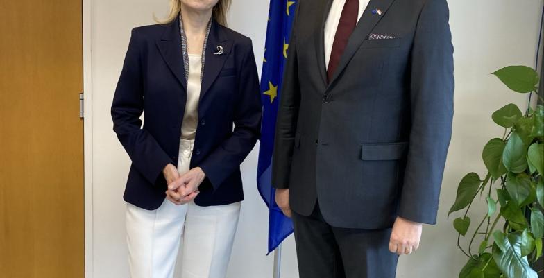 Ambassador Artis Bertulis welcomes EIB Vice President to Delegation