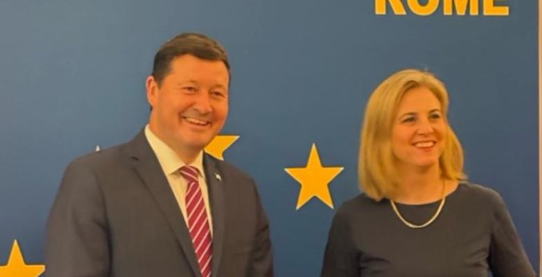 MS and Austria