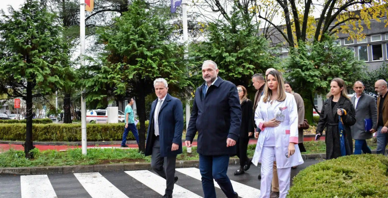 Group of officials walking