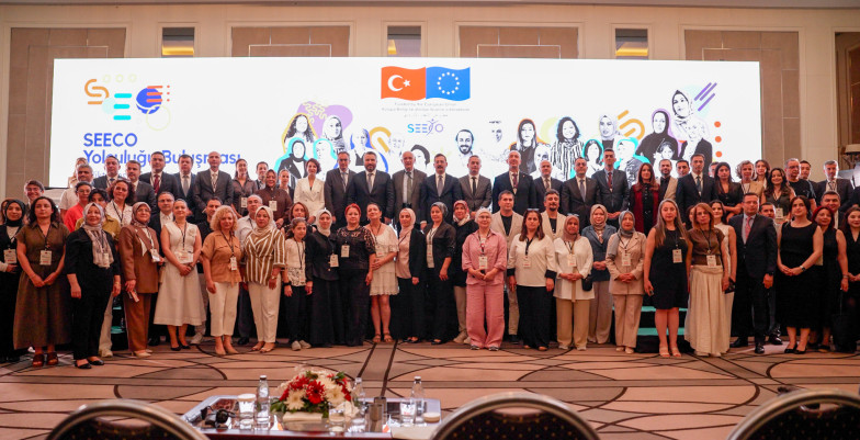 Foto 1- Aile Fotoğrafı