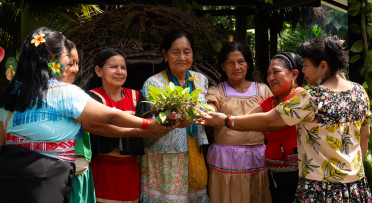 Indigenous women from Colombia