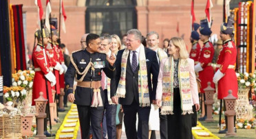Three dignitaries walking in New Delhi