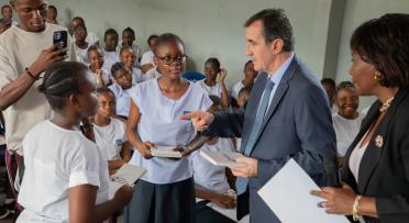 Echange entre l'Ambassadeur et les élèves de Motema Mpiko à Kinshasa
