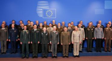 A group photo of 30 men in uniform, high ranking. 