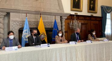 Autoridades de la Unión Europea en Ecuador, ACNUR, OIM y Ministerio de Relaciones Exteriores y Movilidad Humana durante el cierre del proyecto.