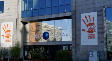 #OrangeTheWorld banners on EEAS facade