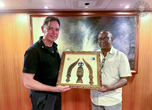Visit of Commander of the Port of Djibouti onboard the Italian Frigate BERGAMINI 