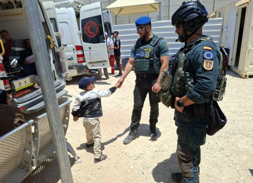 Through its monitoring role, EUBAM Rafah facilitates the crossing of women, men, and children.