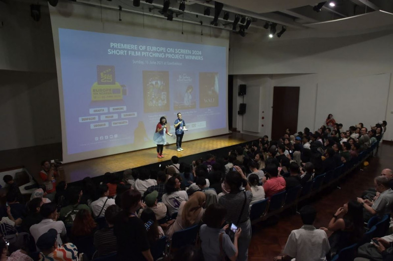 EOS 2025