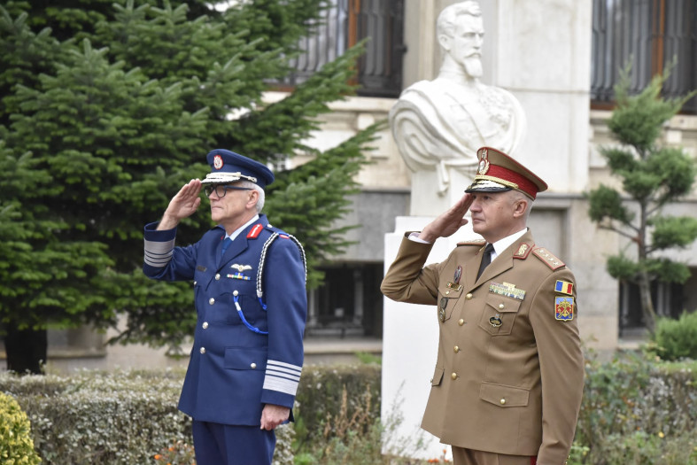 Chair of EU Military Committee visits Romania to discuss regional security and European defence read