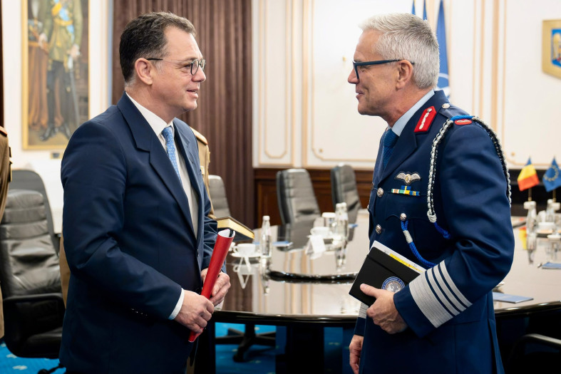 Chair of EU Military Committee visits Romania to discuss regional security and European defence read